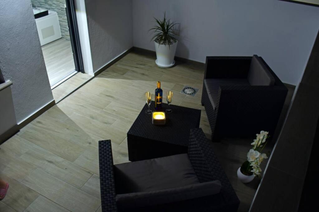 Alojamientos Lola, Suite Con Jacuzzi Benalup-Casas Viejas Dış mekan fotoğraf