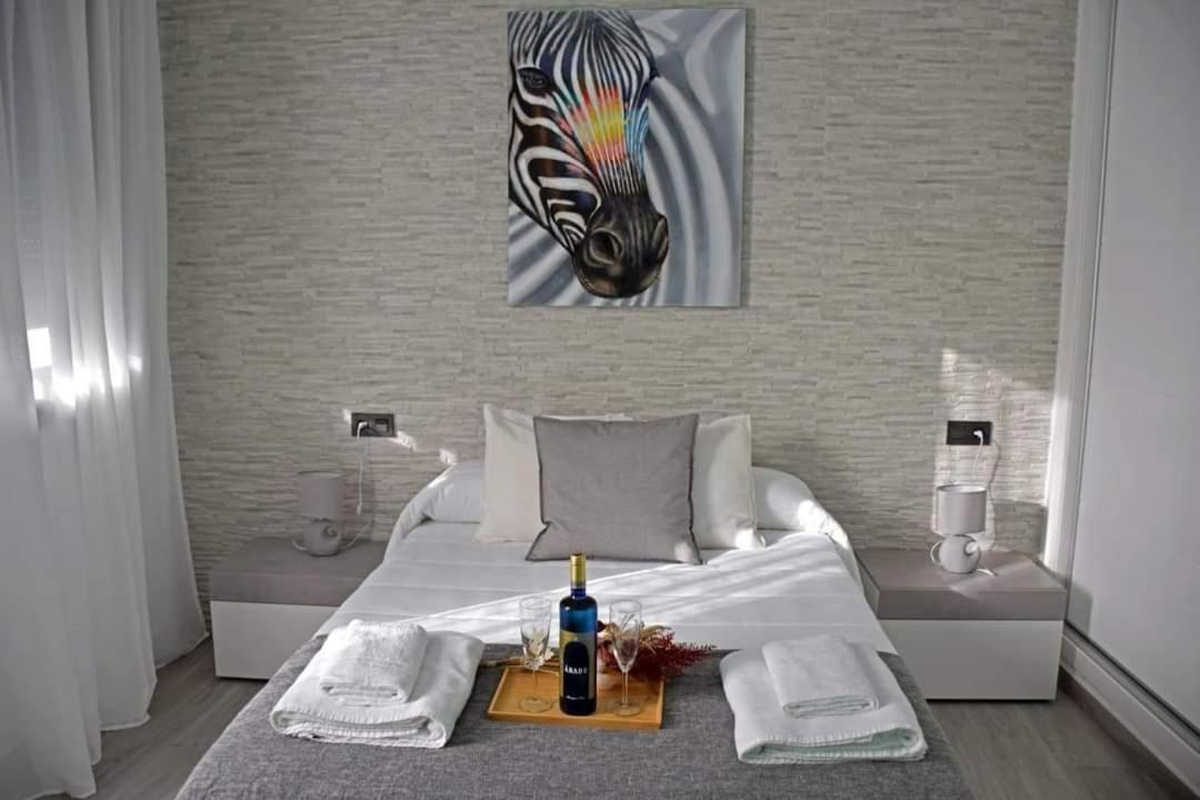 Alojamientos Lola, Suite Con Jacuzzi Benalup-Casas Viejas Dış mekan fotoğraf