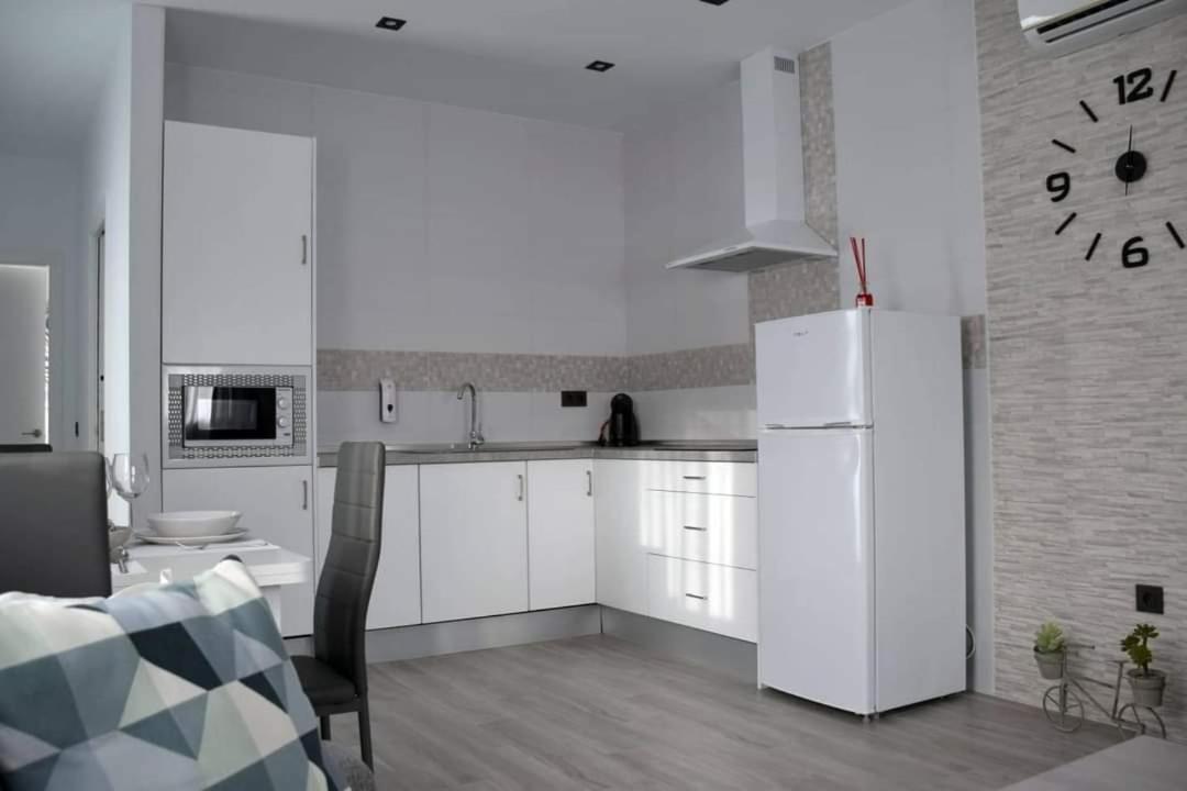 Alojamientos Lola, Suite Con Jacuzzi Benalup-Casas Viejas Dış mekan fotoğraf
