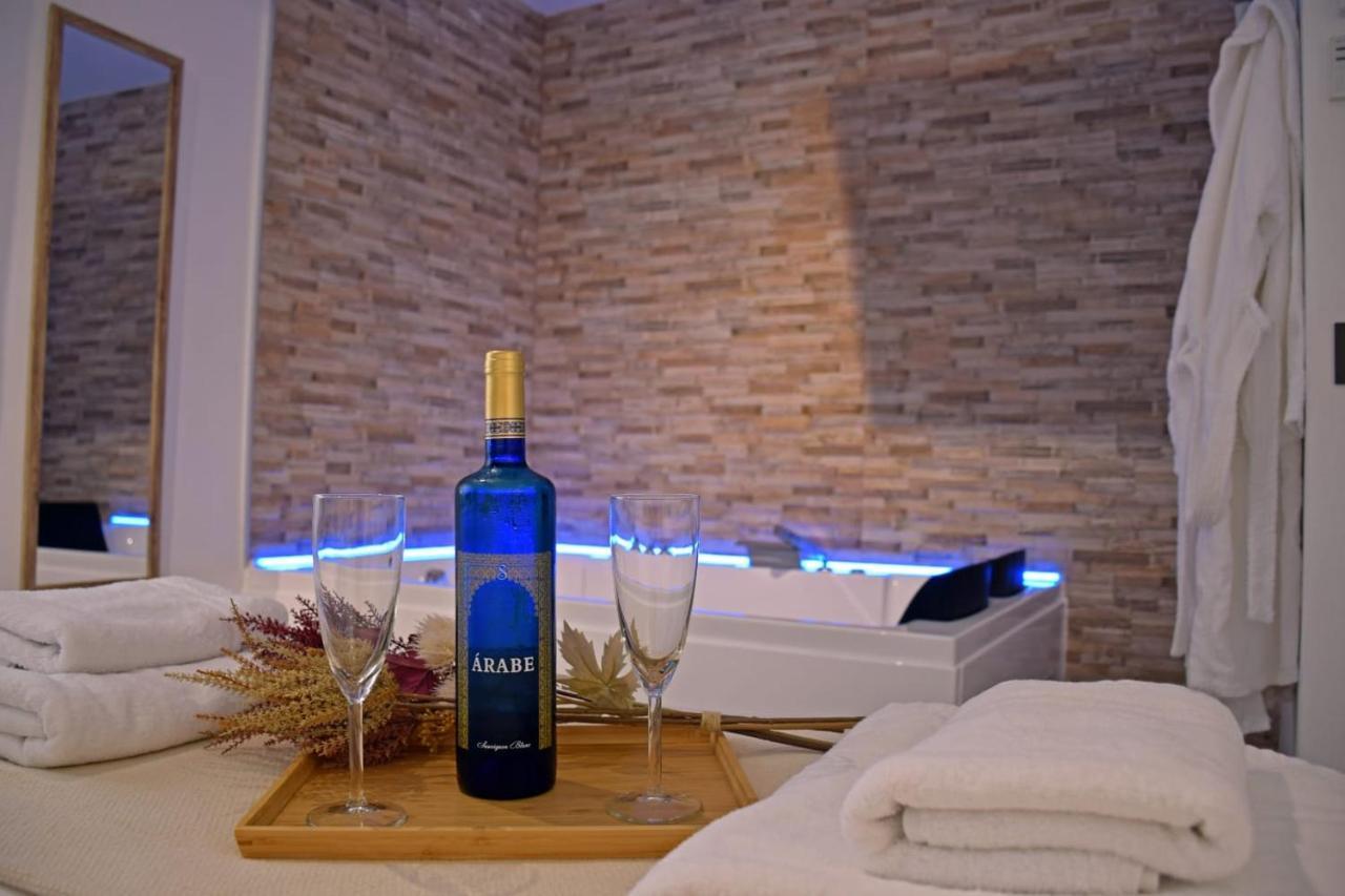 Alojamientos Lola, Suite Con Jacuzzi Benalup-Casas Viejas Dış mekan fotoğraf