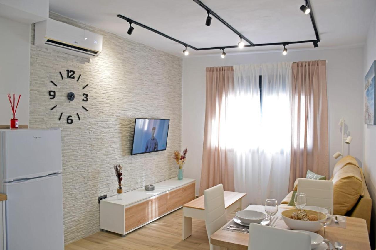 Alojamientos Lola, Suite Con Jacuzzi Benalup-Casas Viejas Dış mekan fotoğraf
