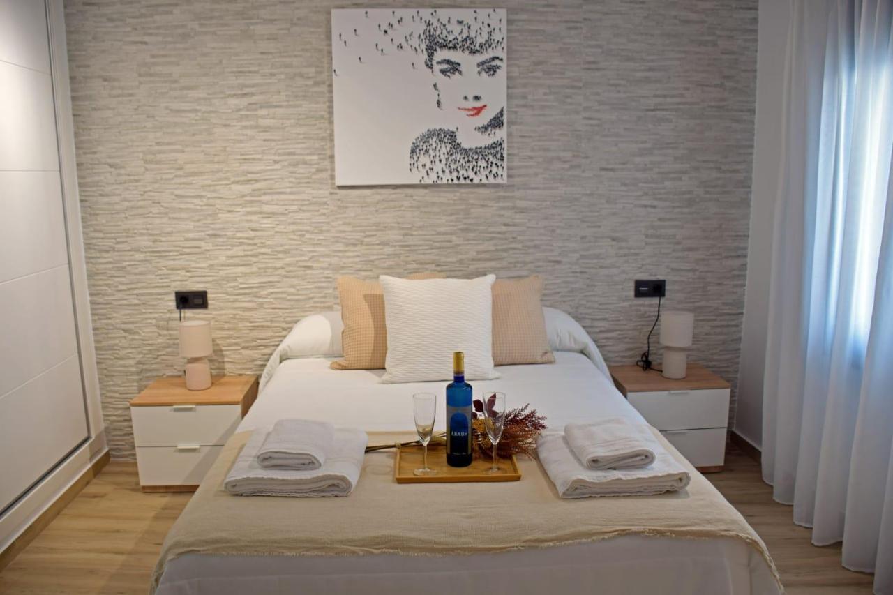 Alojamientos Lola, Suite Con Jacuzzi Benalup-Casas Viejas Dış mekan fotoğraf